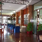 Cosmopol 3* Laredo