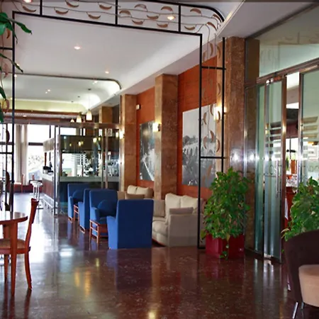 Cosmopol 3* Laredo