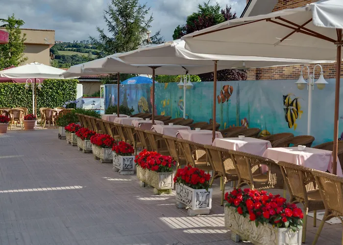 Cosmopol 3* Ларедо