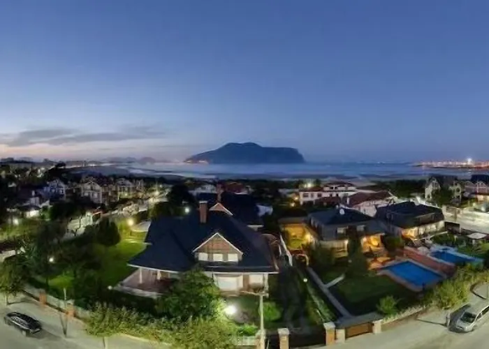 Cosmopol 3* Ларедо