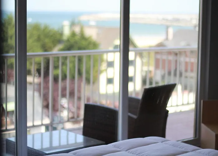 Cosmopol 3* Ларедо