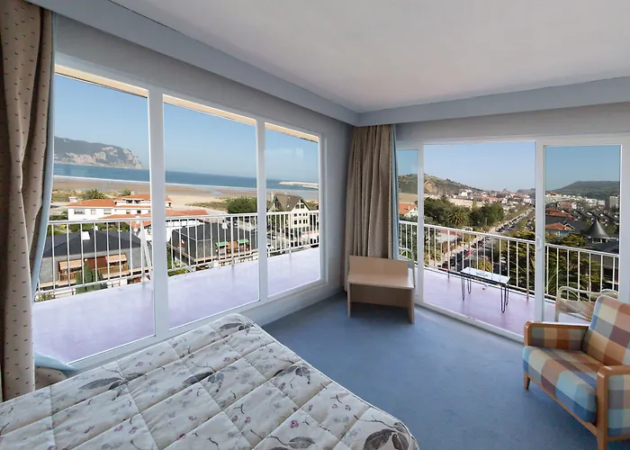 Cosmopol 3* Ларедо